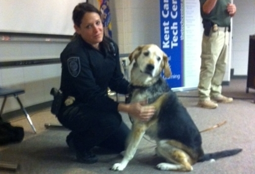 officer with K9