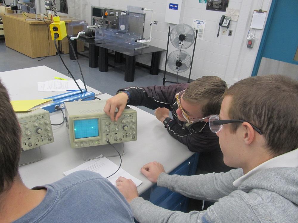 Students using an oscilloscope